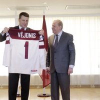 Жители Латвии знают Вейониса лучше, чем Левитса, но как президента ценят хуже