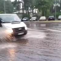 Video: Negaiss izraisa plūdus Jūrmalā