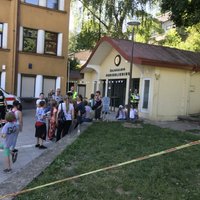 В Каунасе из-за пьяного машиниста упал фуникулер: восемь школьников в больнице