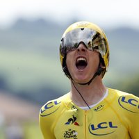 Brits Tomass nonāk soļa attālumā no triumfa 'Tour de France' velobraucienā