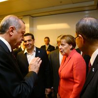 Вице-президент ЕП: "Меркель склонна встать перед Эрдоганом на колени"