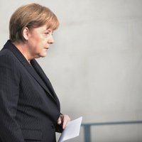 Merkeles koalīcija nedaudz apsteidz kreiso opozīciju, liecina aptauja