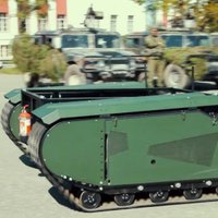 Video: Militārajās mācībās 'Pavasara vētra' debitē igauņu kāpurķēžu robots