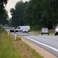 Traģiskā avārija uz Liepājas šosejas: lūdz tiesāt autovadītāju bez braukšanas apliecības