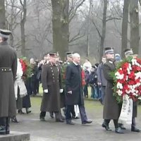ФОТО, ВИДЕО: Первые лица государства возложили цветы на Братском кладбище