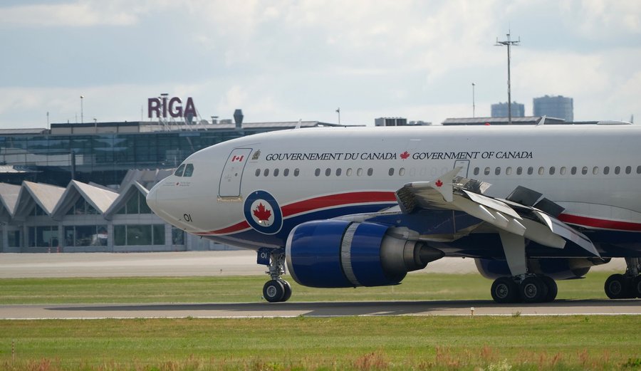 Canadian Prime Minister Justin Trudeau’s Visit to Riga Airport for Official Meeting with Latvian Prime Minister