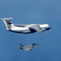 Britu 'Eurofighter' iznīcinātāji pie Baltijas valstīm pārtvēruši trīs Krievijas lidmašīnas