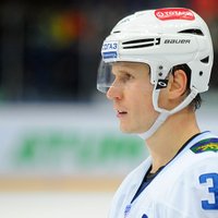 Latviešu 'admirālis' Vladivostokas KHL 'flotē'. Hokeja aizsargs Oskars Bārtulis