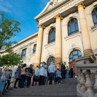 Foto: Rīgā ļaužu pūļus pulcējusi ikgadējā Muzeju nakts