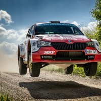 Sesks pirms starta 'Tet Rally Liepāja' pārsēžas ātrākā auto