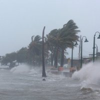 Ураган "Ирма" надвигается на Флориду: миллионы людей покидают дома