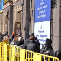 Выделят еще 2 млн евро на пособия при начале работы украинским беженцам
