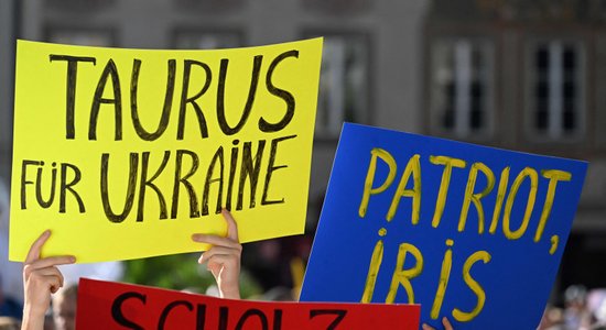 Lielbritānija mudina Vāciju nodrošināt Ukrainai raķetes 'Taurus', ziņo avoti