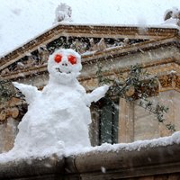 ФОТО: "Медея" засыпала снегом афинский Акрополь