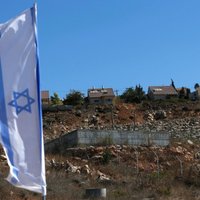 Izraēla apstiprina plānus 1000 kolonistu mājokļu būvniecībai okupētajā Rietumkrastā