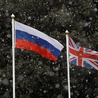 Lielbritānijas un Krievijas aizsardzības ministri apspriedīs krīzi pie Ukrainas robežas