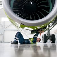 Aviācijas nozare cenšas pievilināt iepriekš atlaistos darbiniekus